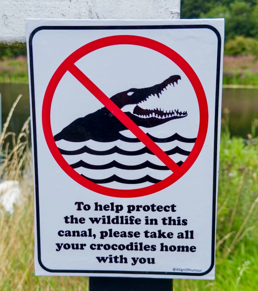 Love these alt signs that have popped up around Glasgow. More please.